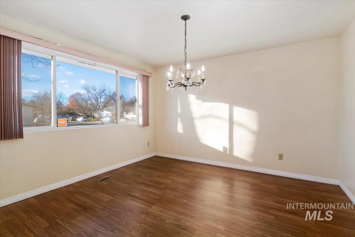 3850 Rugby Drive Boise, ID 83704 - Photo 8 of 44