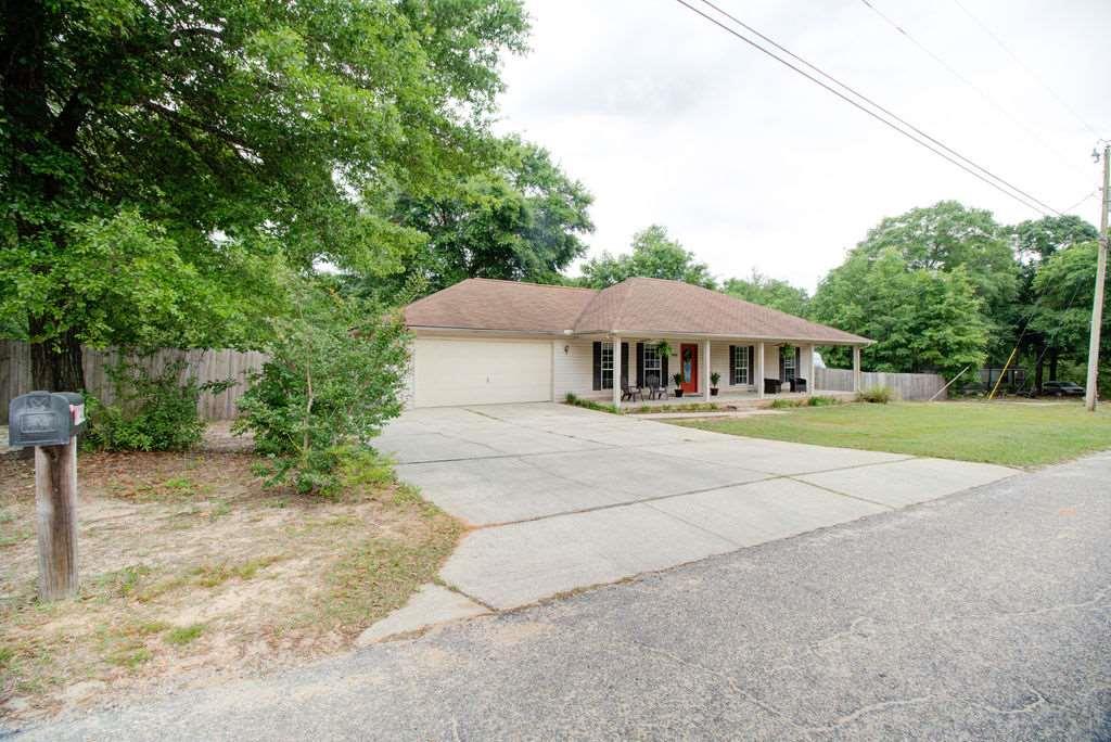 3946 Reinhardt Village Road Milton, FL 32583 - Photo 8 of 40 Gallery Image 8