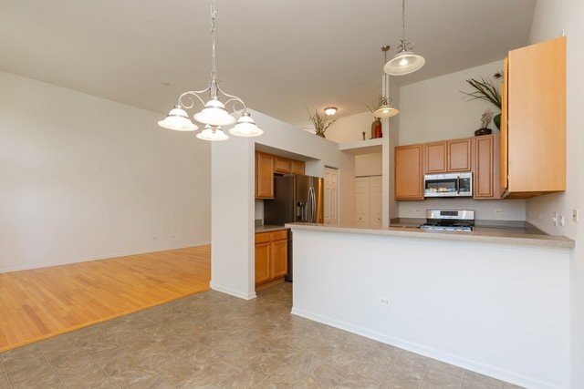 680 Countryfield Lane Elgin, IL 60120 - Photo 7 of 21