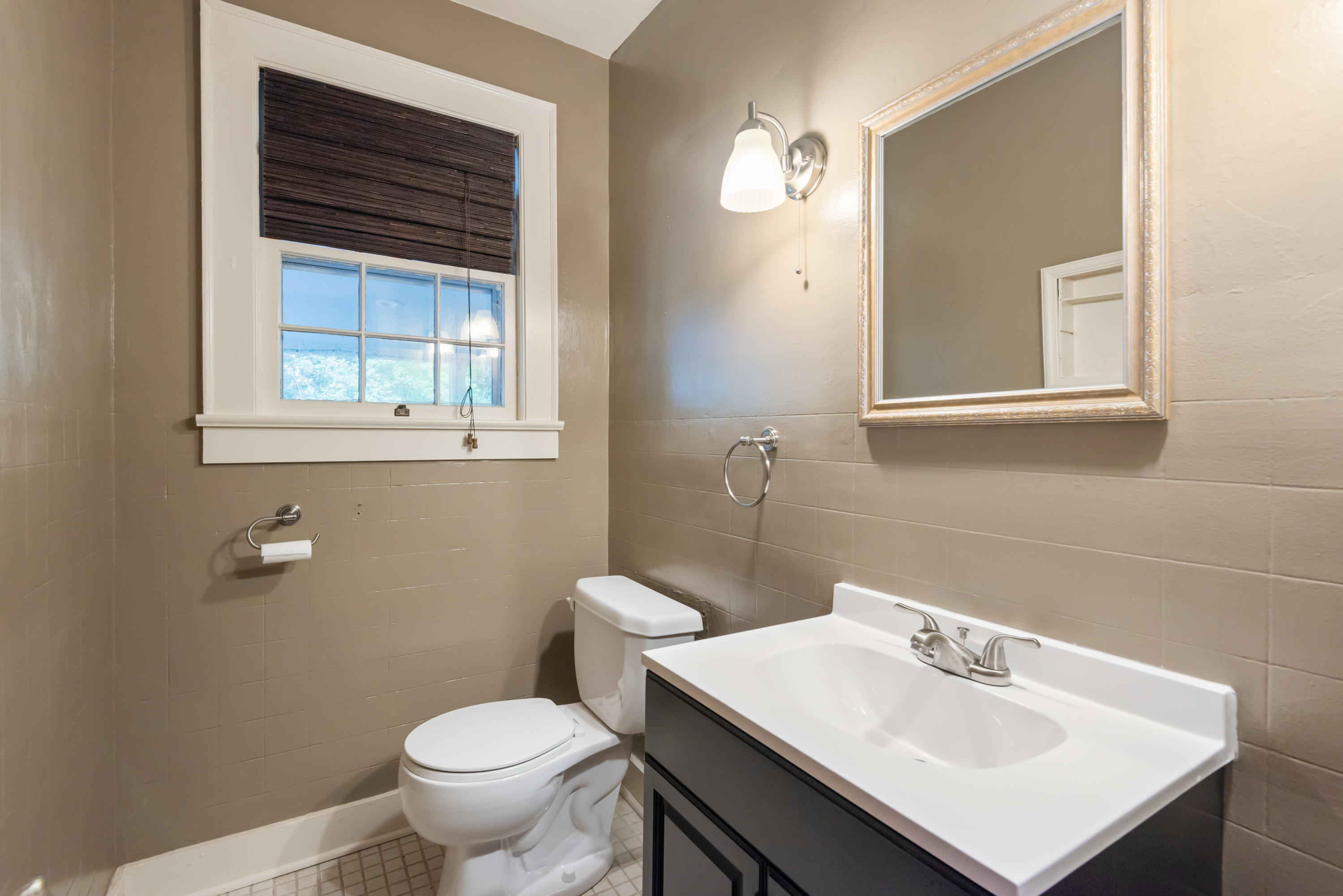 112 Busbee Road Knoxville, TN 37920 - Photo 24 of 32 122 Busbee Road-14