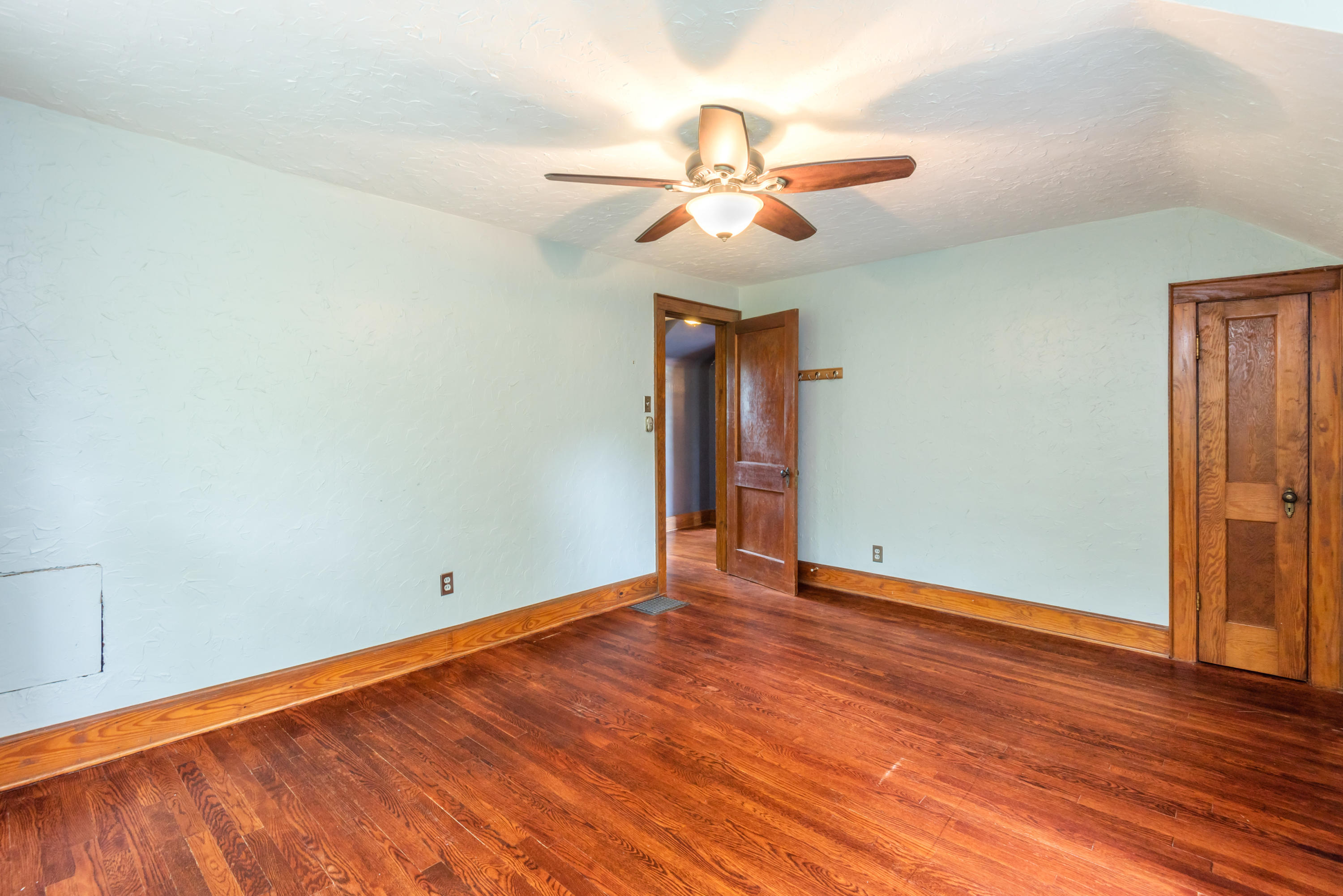 112 Busbee Road Knoxville, TN 37920 - Photo 29 of 32 122 Busbee Road-24