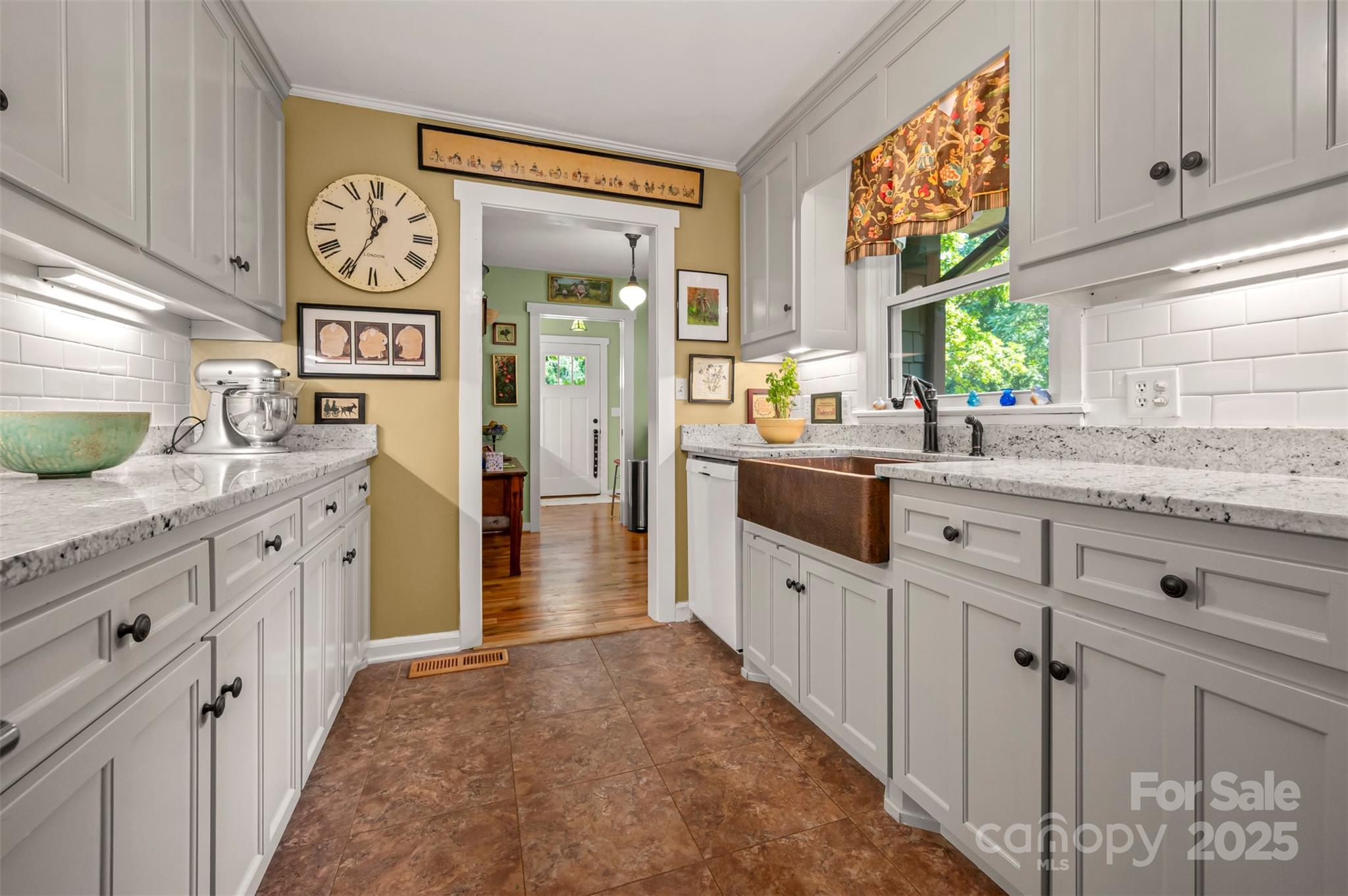 85 Red Bird Road Tryon, NC 28782 - Photo 10 of 40 Gallery Image 10