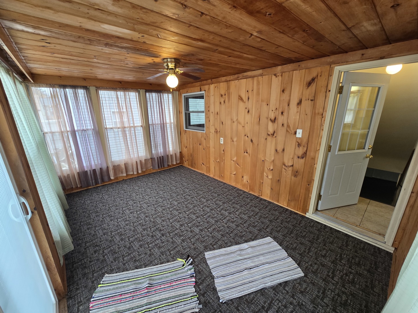 417 Stewart Avenue Woodstock, IL 60098 - Photo 17 of 22 a view of an empty room