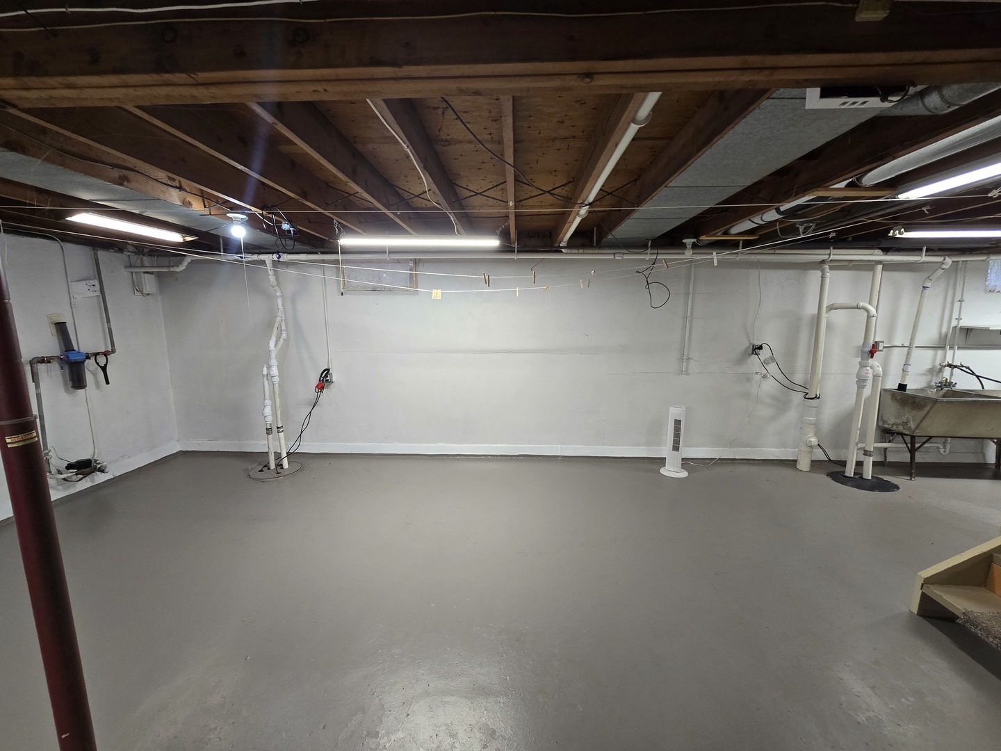 417 Stewart Avenue Woodstock, IL 60098 - Photo 20 of 22 a view of a room with gym equipment