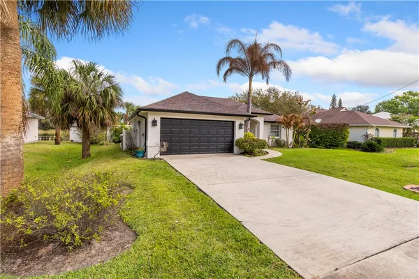 $376,600 | 9440 87th Street, Vero Beach, FL 32967