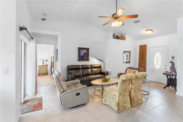 $376,600 | 9440 87th Street, Vero Beach, FL 32967
