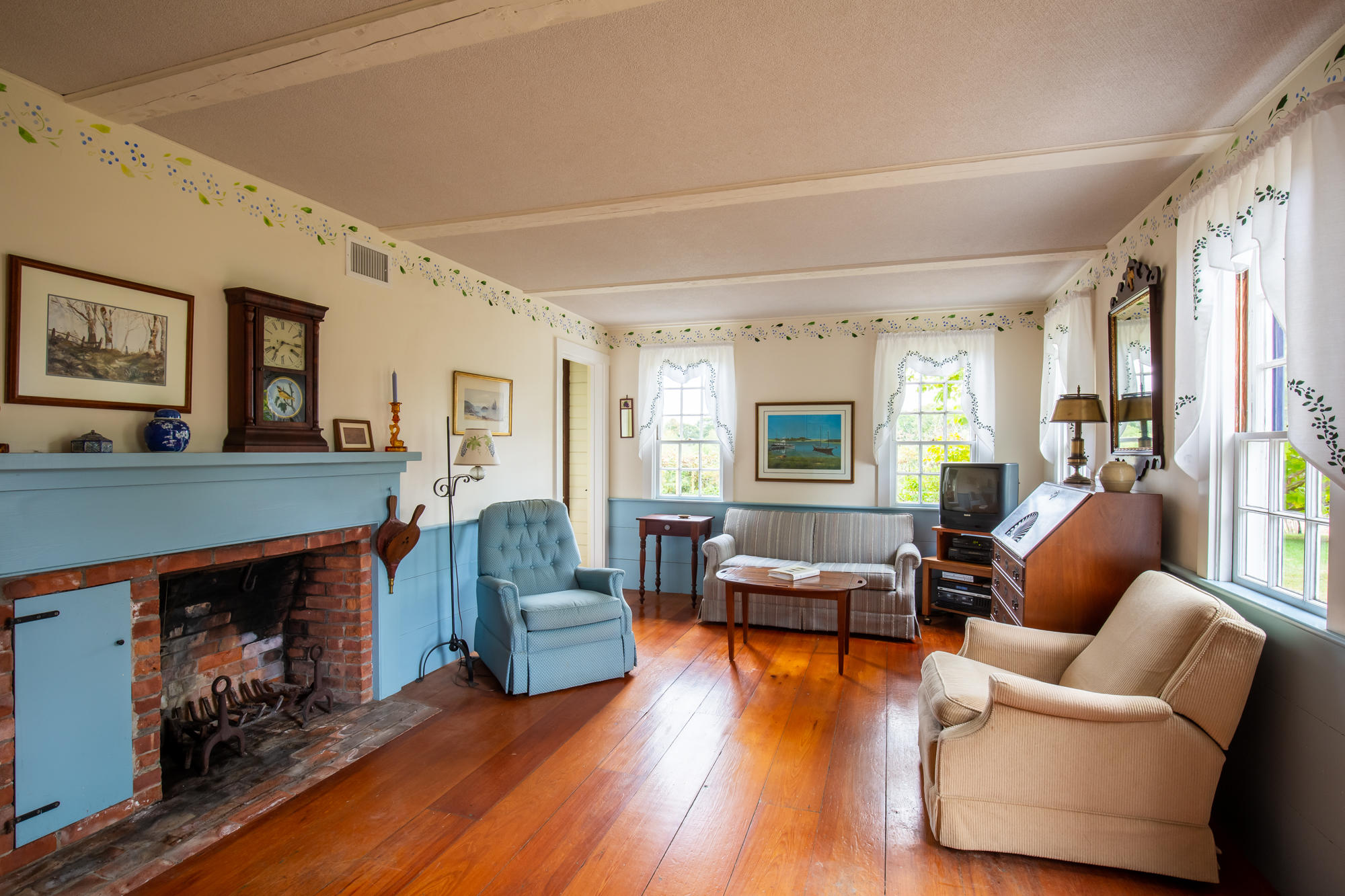 703 Old County Road West Tisbury, MA 02568 - Photo 3 of 14 703 Old County Rd-web-7