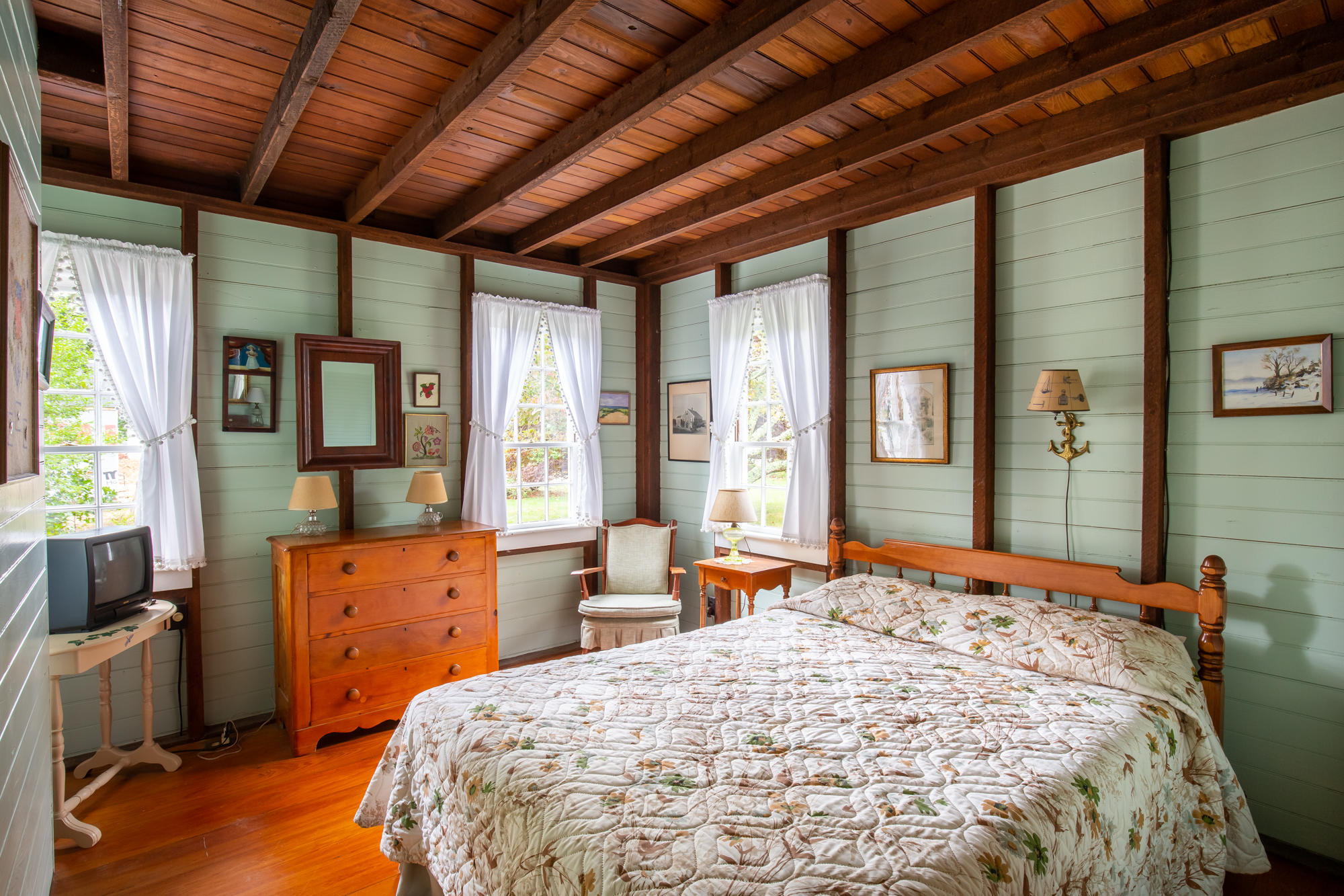 703 Old County Road West Tisbury, MA 02568 - Photo 6 of 14 703 Old County Rd-web-8