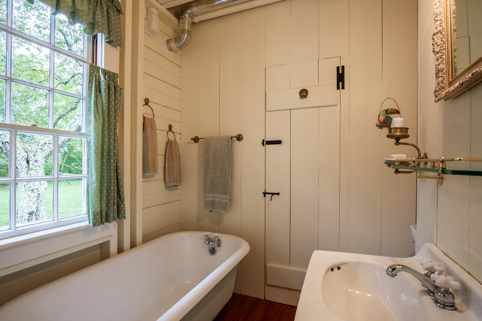 703 Old County Road West Tisbury, MA 02568 - Photo 7 of 14 703 Old County Rd-web-3