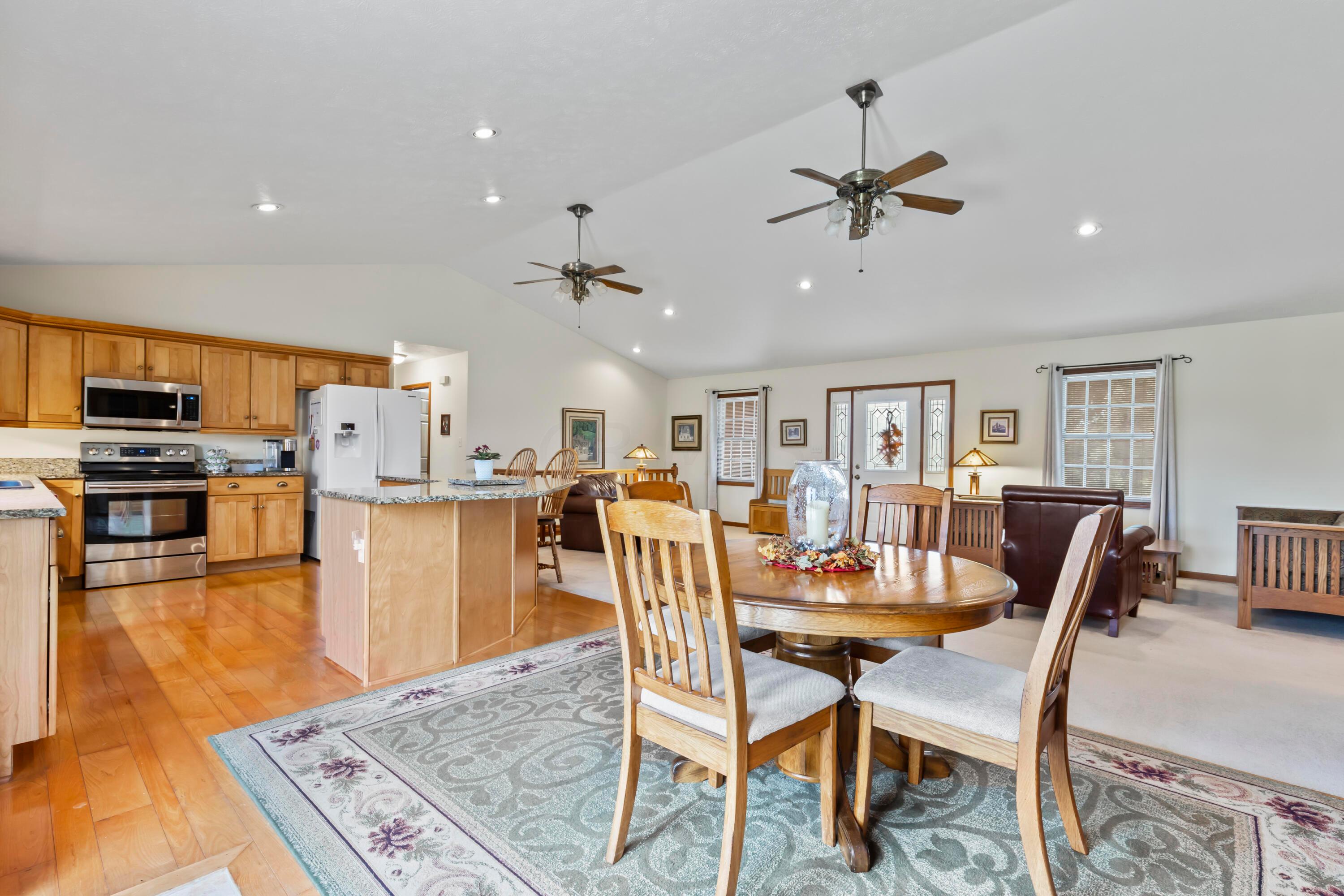 11121 Tucker Road Mount Vernon, OH 43050 - Photo 9 of 50 Dining