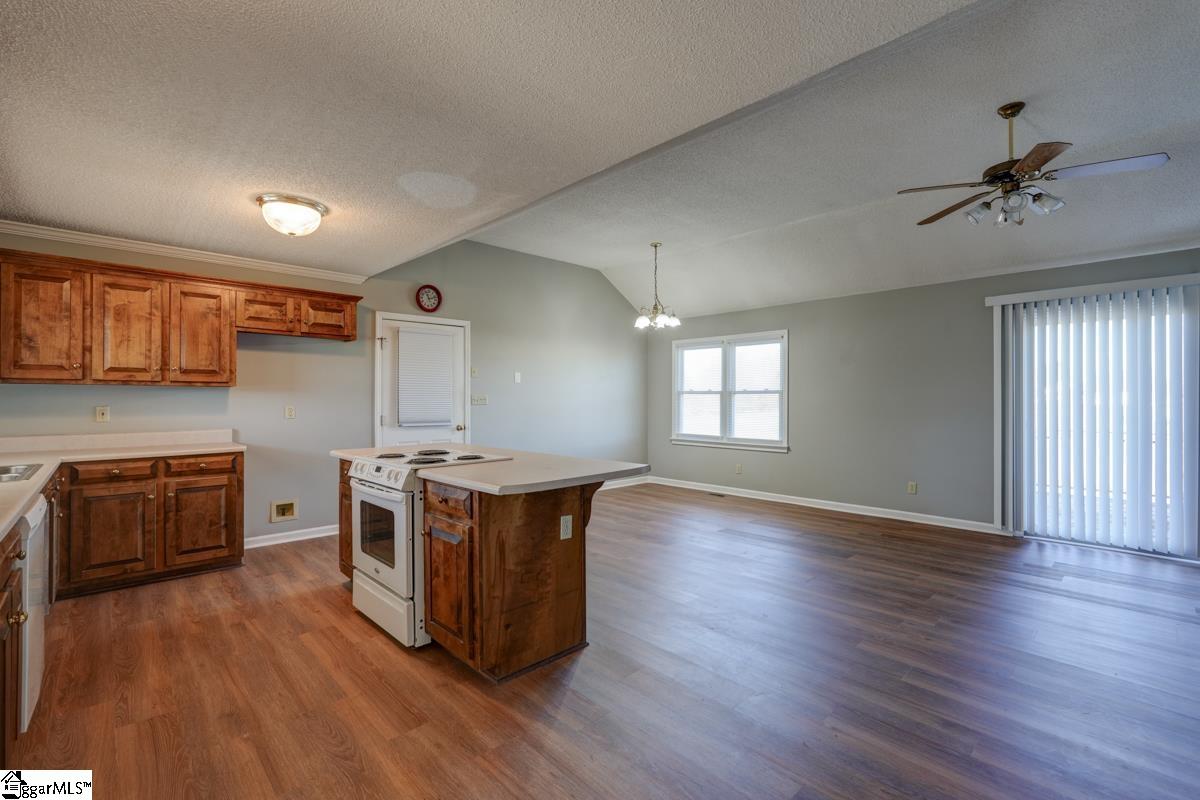 3071 Old Furnace Road Boiling Springs, SC 29316 - Photo 9 of 35