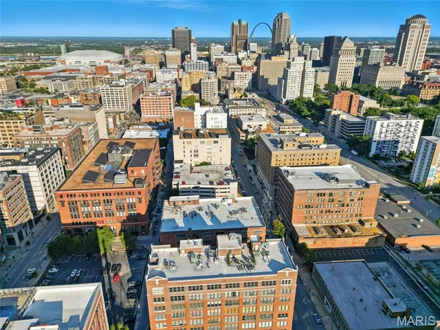 $189,900 | 1627 Locust Street, Unit 202, St. Louis, MO 63103