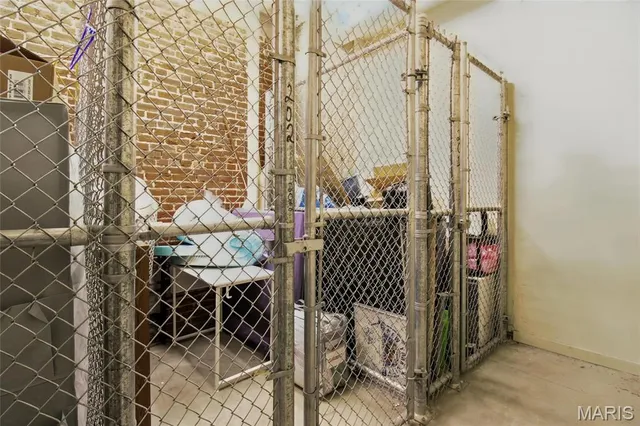 $189,900 | 1627 Locust Street, Unit 202, St. Louis, MO 63103