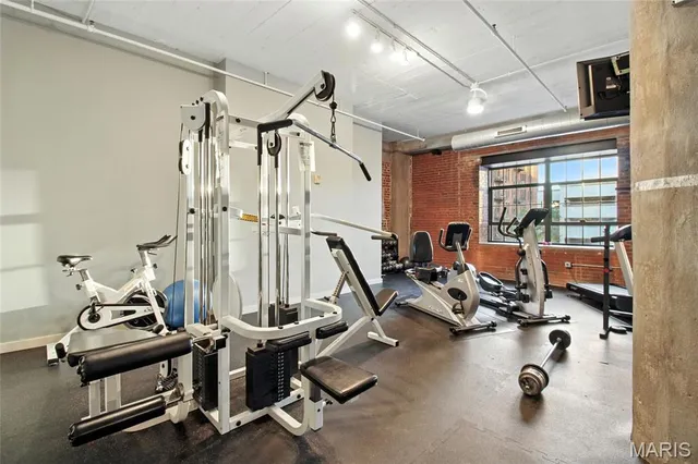 $189,900 | 1627 Locust Street, Unit 202, St. Louis, MO 63103