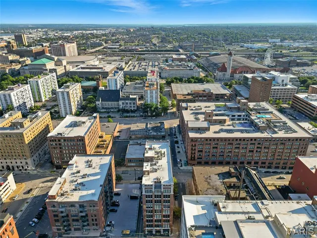 $189,900 | 1627 Locust Street, Unit 202, St. Louis, MO 63103