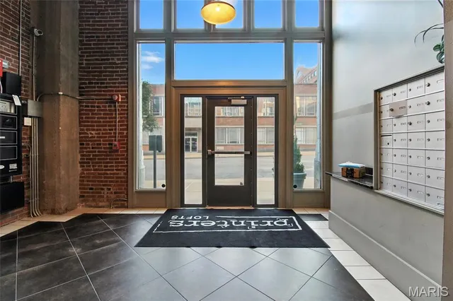 $189,900 | 1627 Locust Street, Unit 202, St. Louis, MO 63103