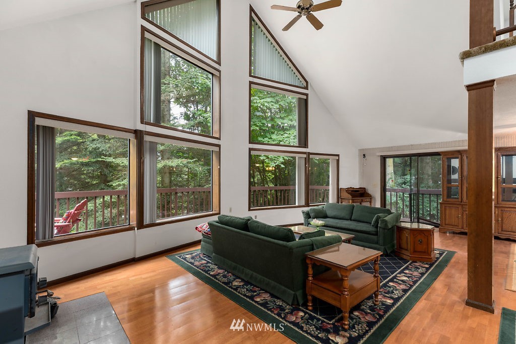 1635 Polnell Road Oak Harbor, WA 98277 - Photo 2 of 21 Gallery Image 2