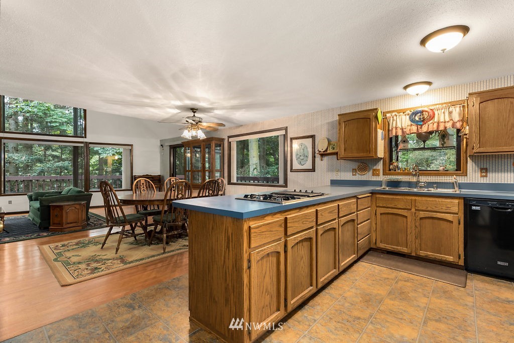 1635 Polnell Road Oak Harbor, WA 98277 - Photo 8 of 21 Gallery Image 8