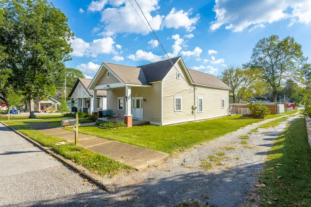$2,450 | 1504 West 48th Street, Chattanooga, TN 37409