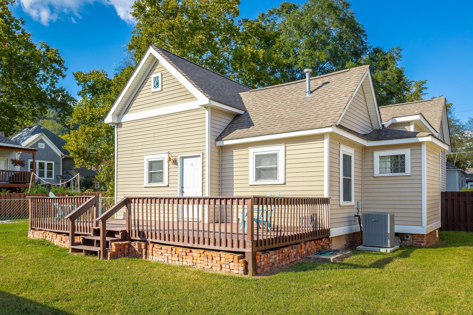 1504 West 48th Street Chattanooga, TN 37409 - Photo 10 of 44 Back Porch