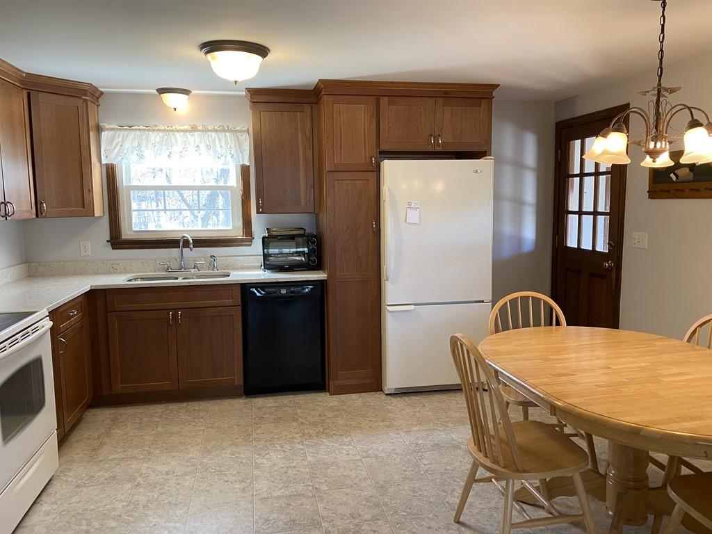 177 Kimball Road Amesbury, MA 01913 - Photo 5 of 40 Gallery Image 5