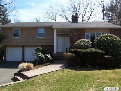 15 Long Ridge Road Plainview, NY 11803 - Photo 1 of 1