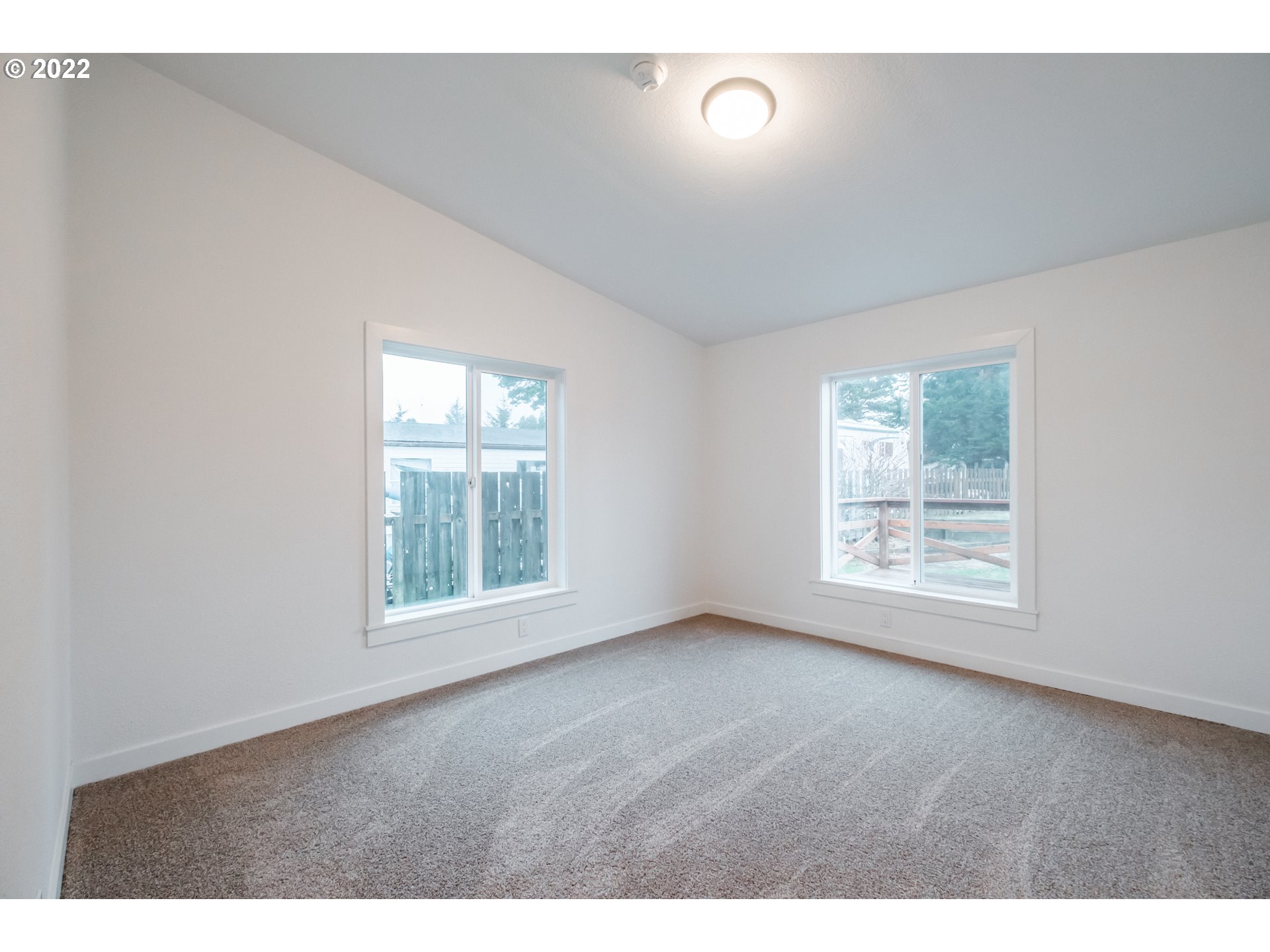 638 Siano Loop Florence, OR 97439 - Photo 17 of 24 Gallery Image 17