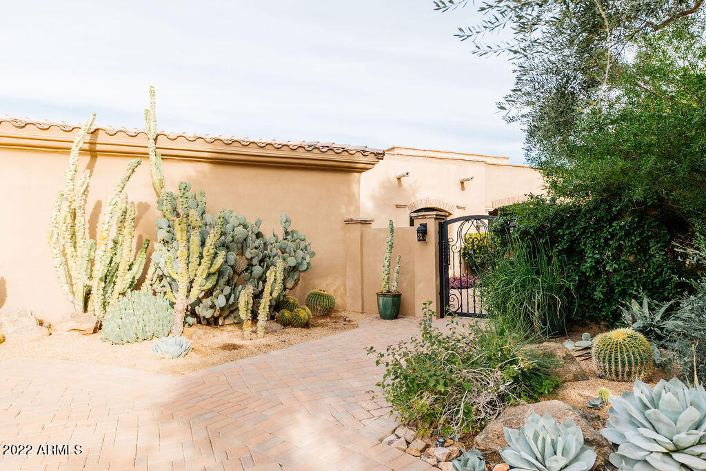 5740 East Doubletree Ranch Road Paradise Valley, AZ 85253 - Photo 2 of 71 5749-93