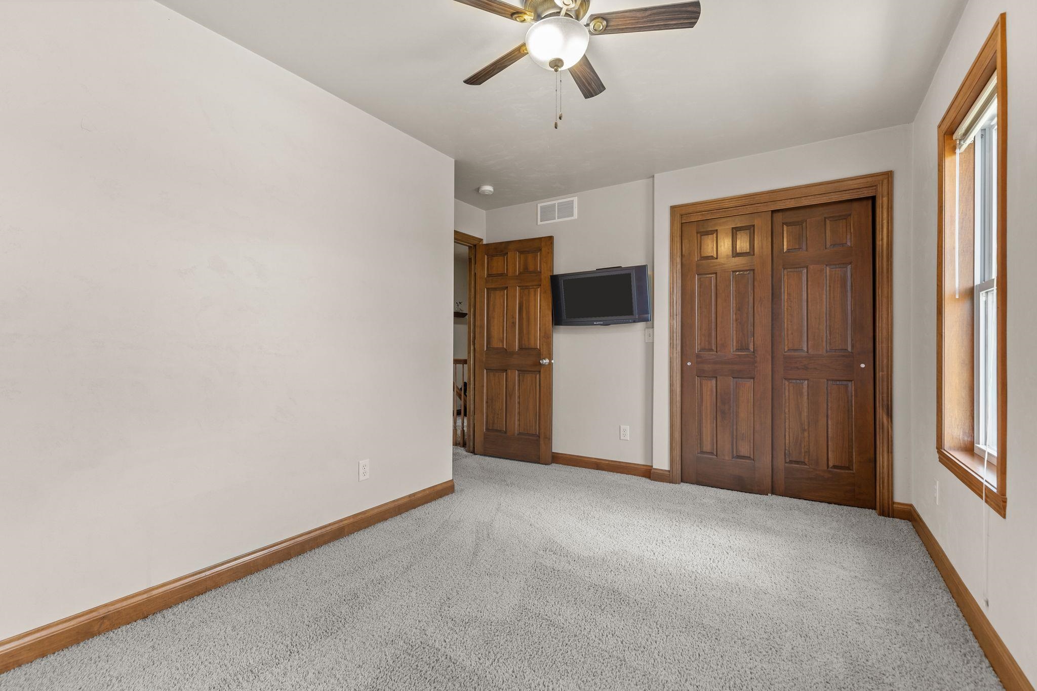 477 Dalton Road Neenah, WI 54956 - Photo 24 of 35