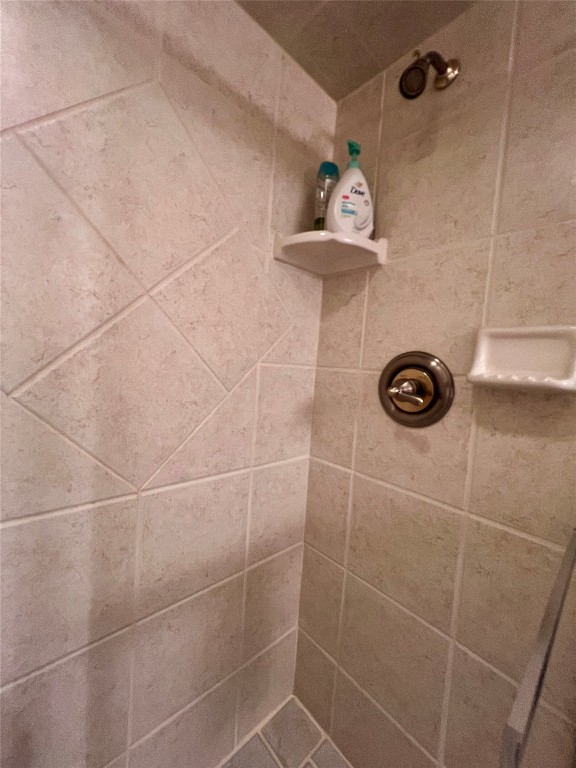 95116 Sandpiper Loop Fernandina Beach, FL 32034 - Photo 19 of 40 a bathroom with a shower