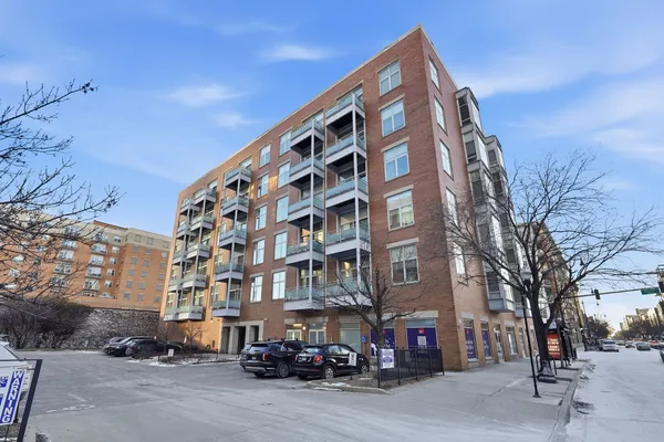 $2,500 | 949 West Madison Street, Unit 304, Chicago, IL 60607