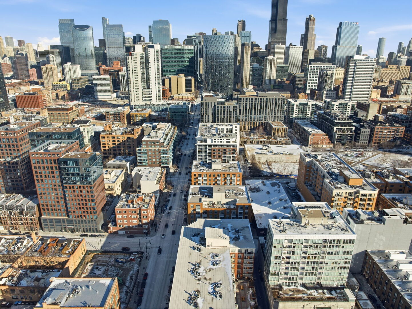 949 West Madison Street, Unit 304 Chicago, IL 60607 - Photo 17 of 21 a city view