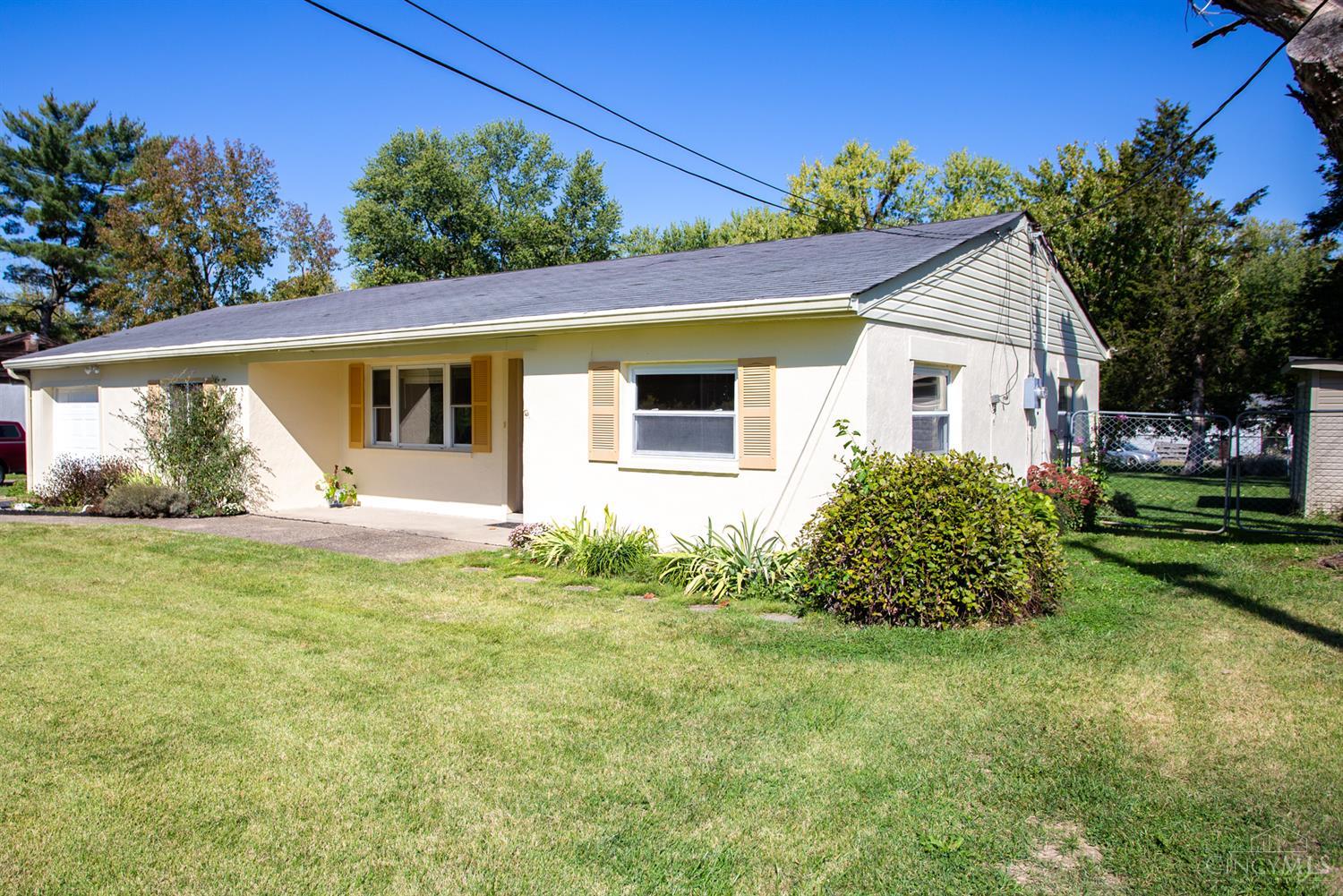 862 Locust Corner Road Cincinnati, OH 45245 - Photo 3 of 27 Gallery Image 3