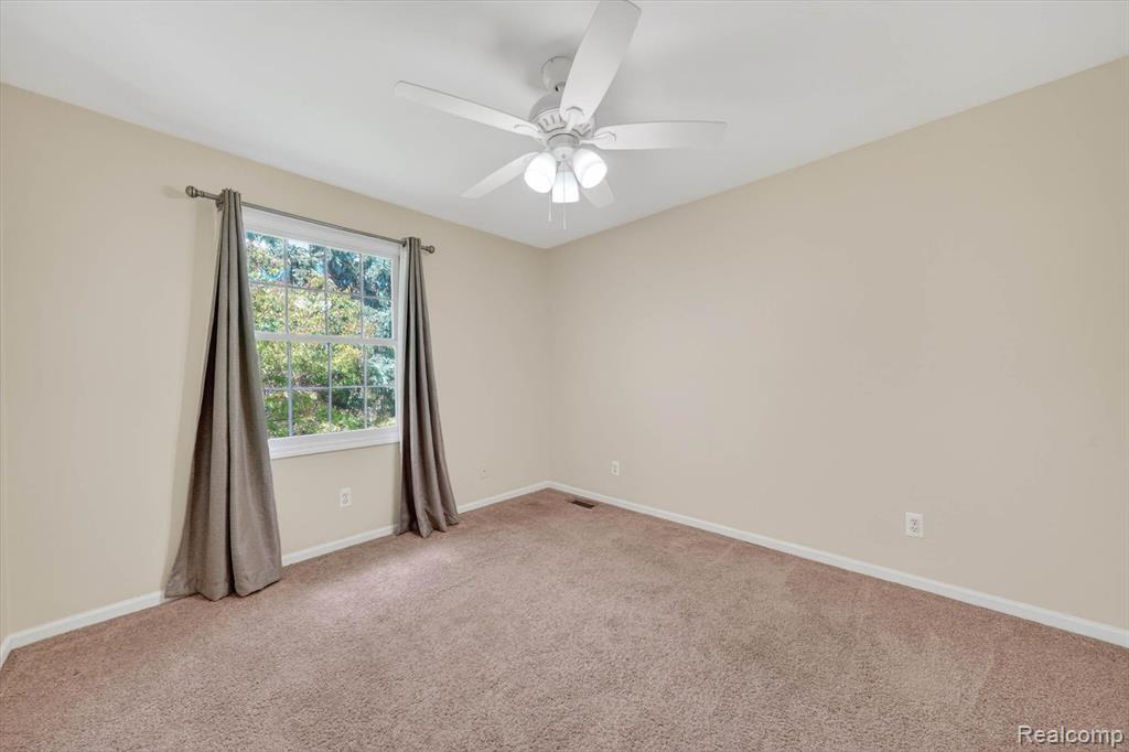 1112 Vernier Road Grosse Pointe, MI 48236 - Photo 25 of 39