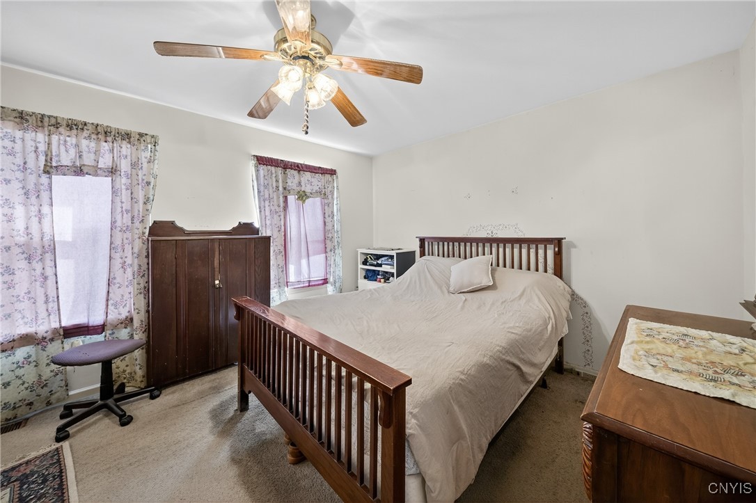 9422 Birch Tree Road Brewerton, NY 13029 - Photo 16 of 32 Primary bedroom