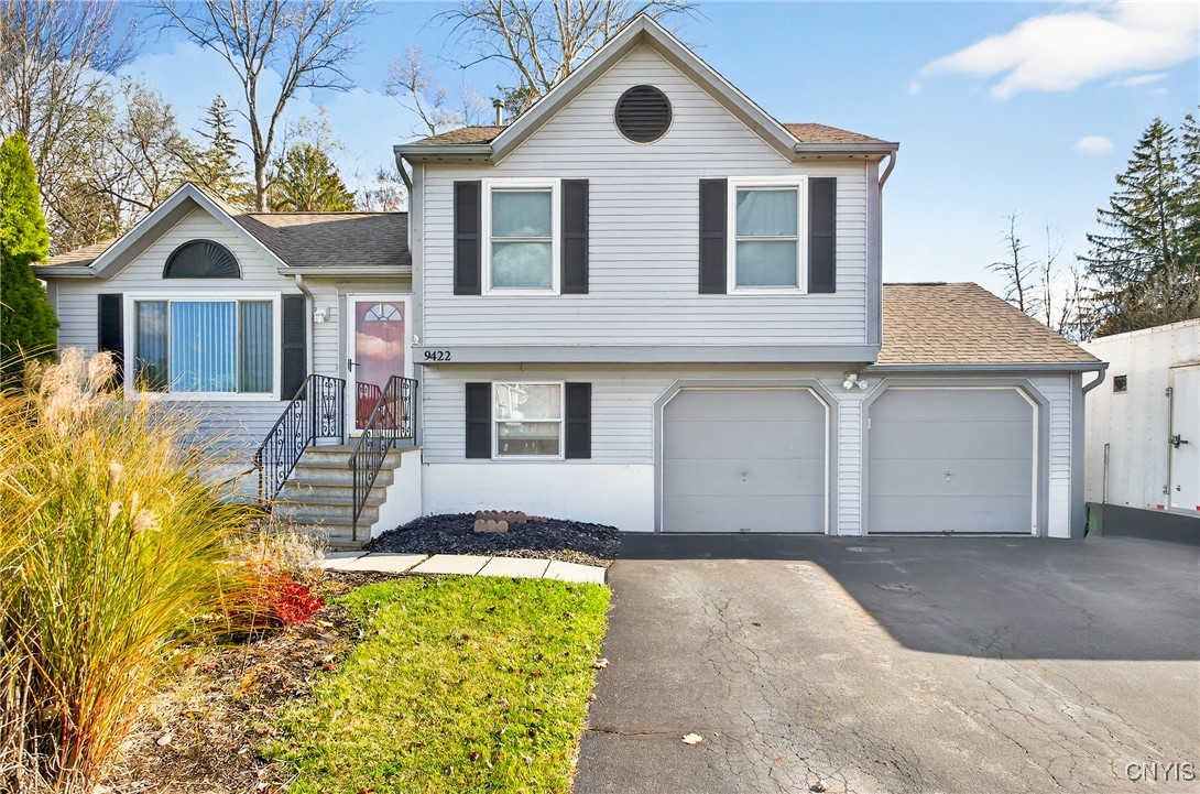 9422 Birch Tree Road Brewerton, NY 13029 - Photo 2 of 32