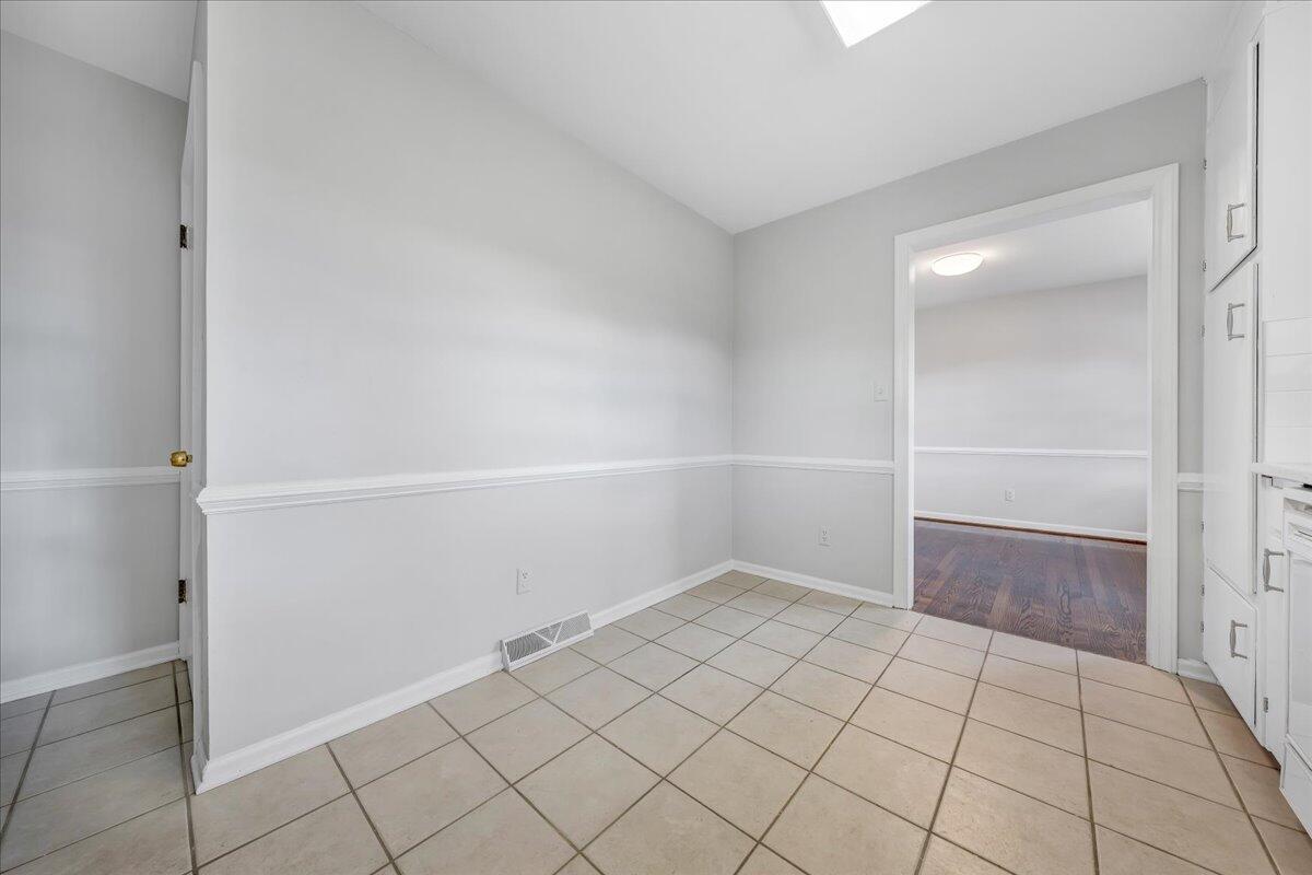 3529 Robyn Road Southwest Roanoke, VA 24015 - Photo 12 of 45 12-MIB00892