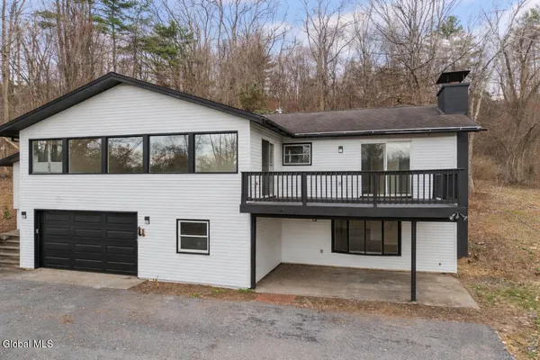 $549,999 | 122 Parkhurst Road, Wilton, NY 12831