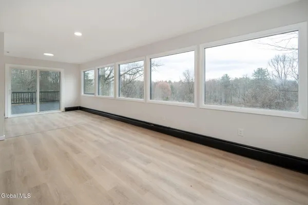 $549,999 | 122 Parkhurst Road, Wilton, NY 12831
