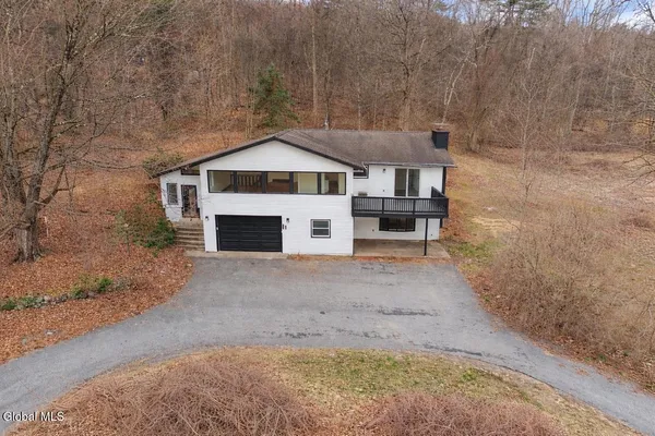 $549,999 | 122 Parkhurst Road, Wilton, NY 12831