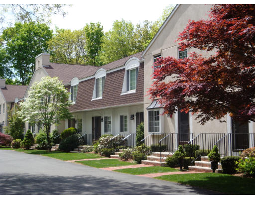 16 Denmark Lane, Unit 16 Needham, MA 02492 - Photo 2 of 8 Gallery Image 2