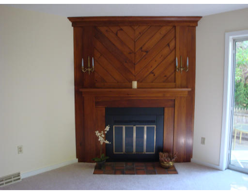 16 Denmark Lane, Unit 16 Needham, MA 02492 - Photo 4 of 8 Gallery Image 4