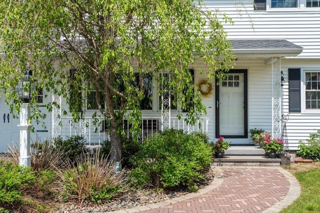 20 Vincent Road Grafton, MA 01536 - Photo 2 of 42 Gallery Image 2