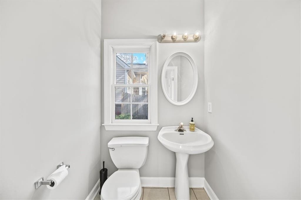 110 Bowen Circle Southwest Atlanta, GA 30315 - Photo 22 of 69