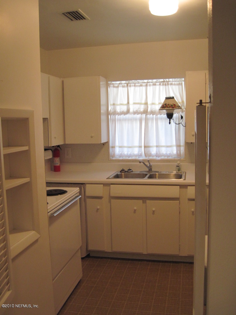 4404 Ish Brant Road Jacksonville, FL 32210 - Photo 9 of 18 Kitchen-1
