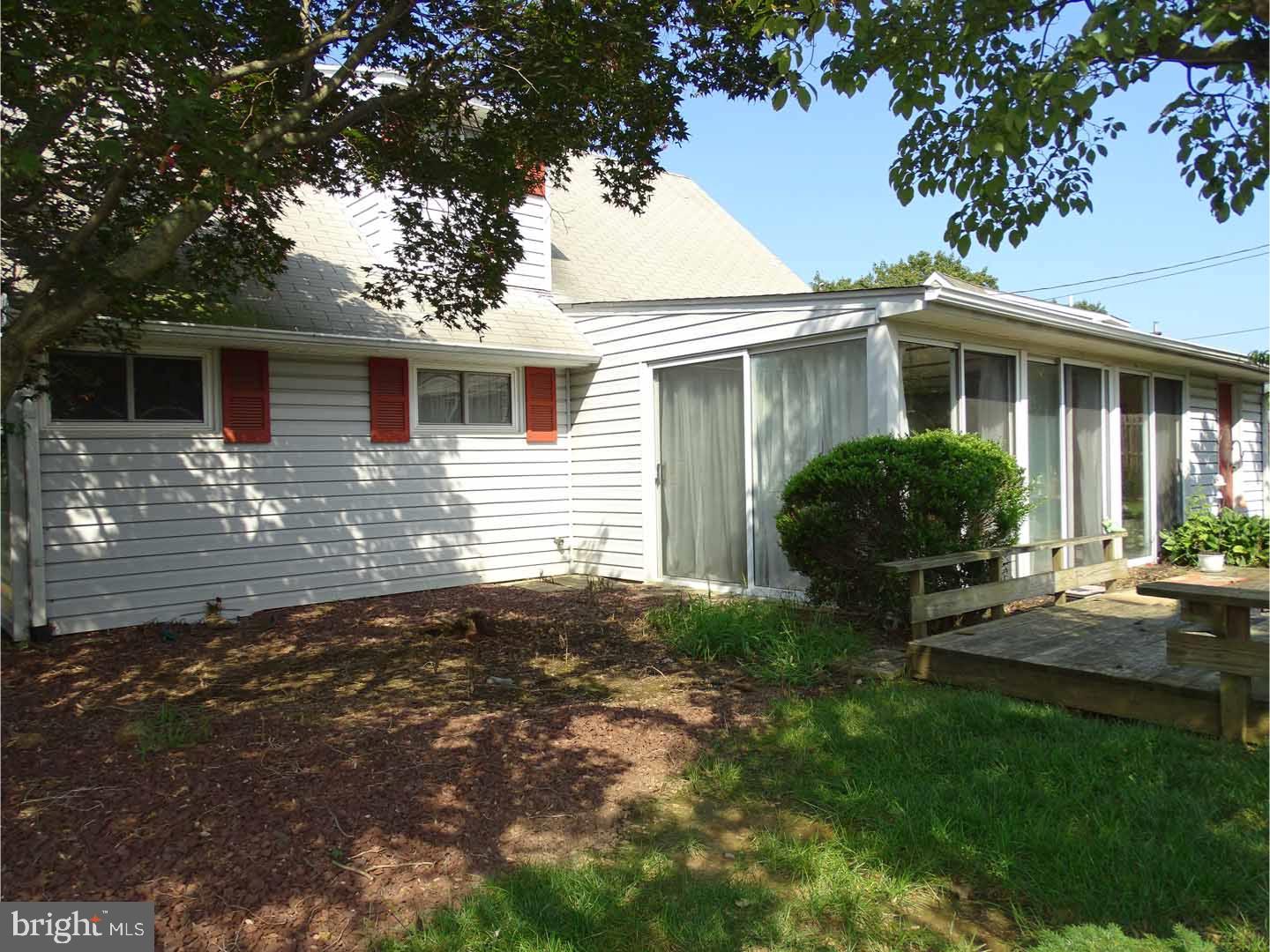 32 Cinnamon Road Levittown, PA 19057 - Photo 15 of 18 Exterior Back