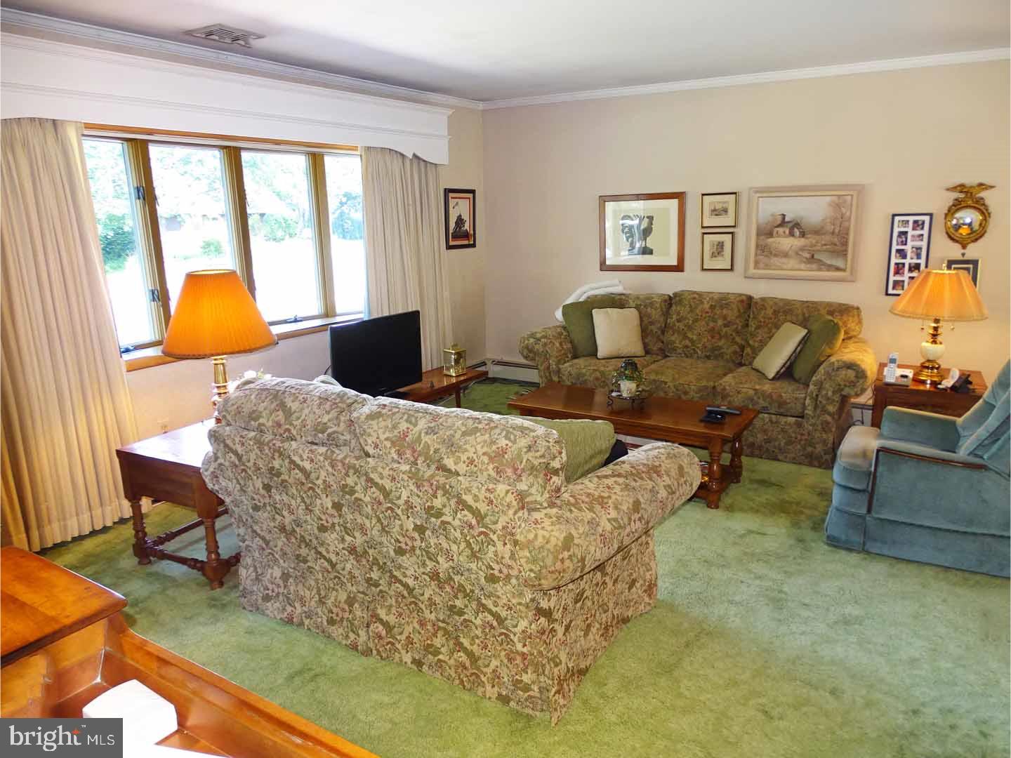32 Cinnamon Road Levittown, PA 19057 - Photo 2 of 18 Living Room