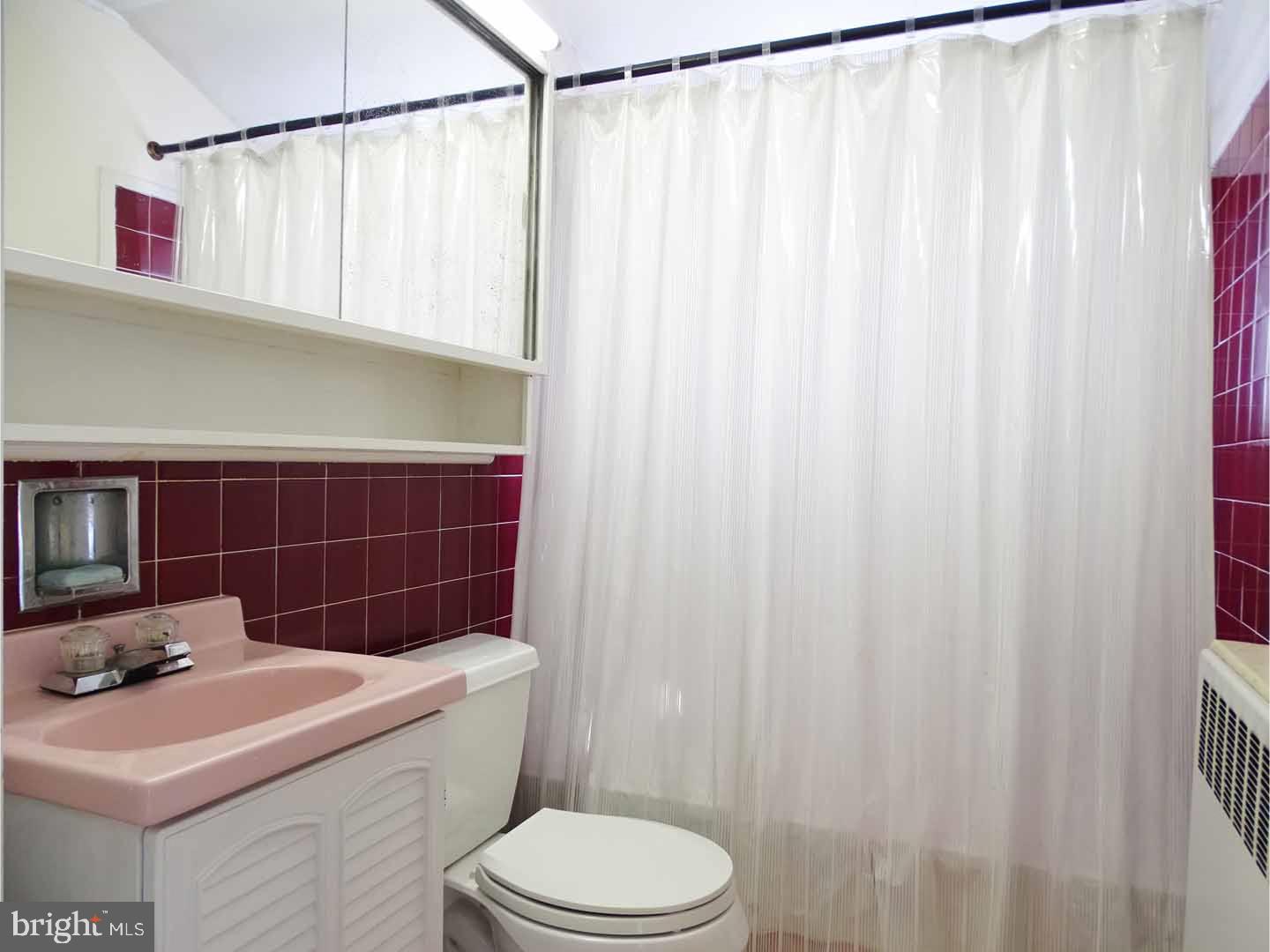 32 Cinnamon Road Levittown, PA 19057 - Photo 10 of 18 Bathroom
