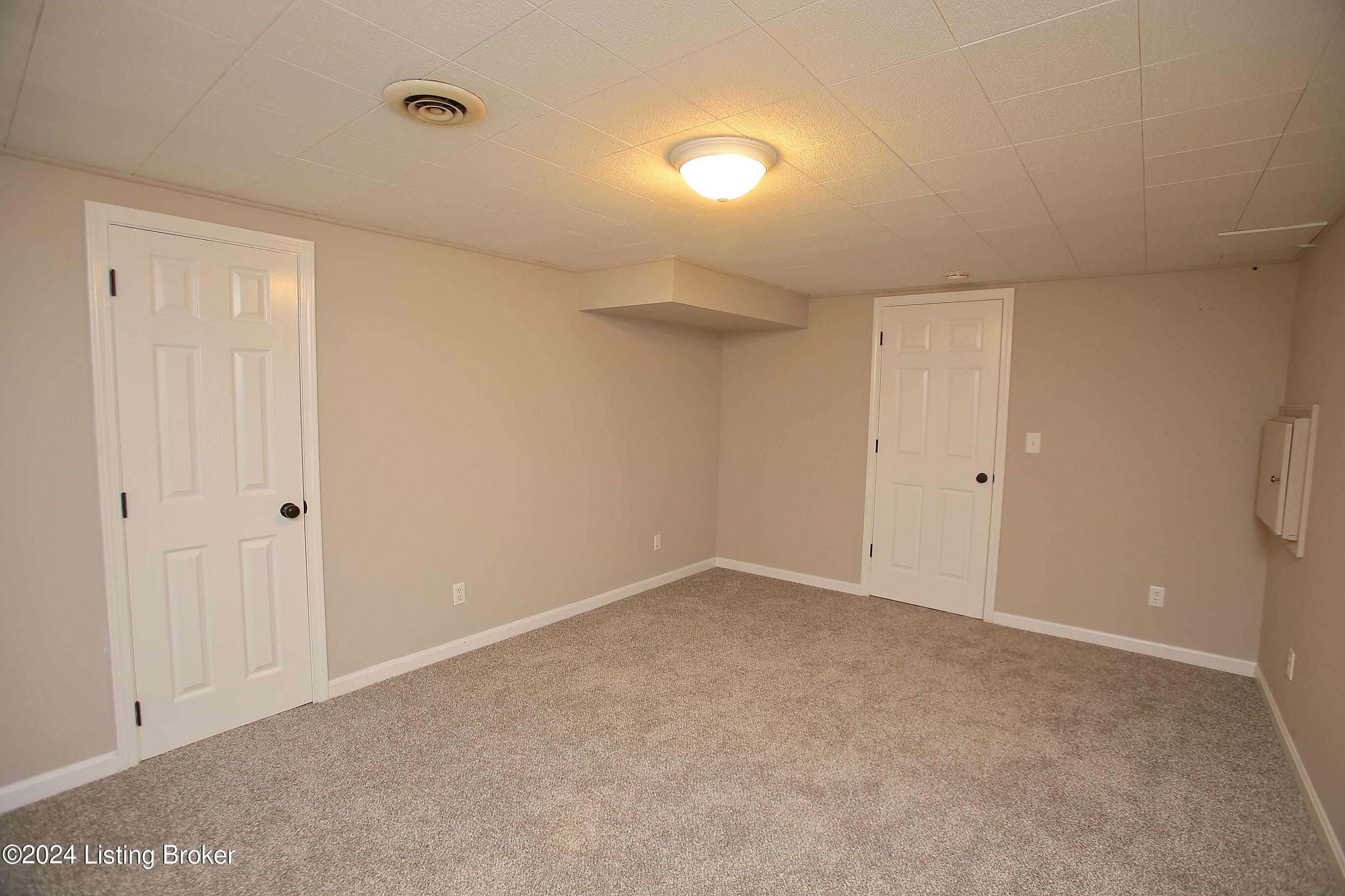 123 Clover Road Louisville, KY 40229 - Photo 36 of 43 Basement Spare Room