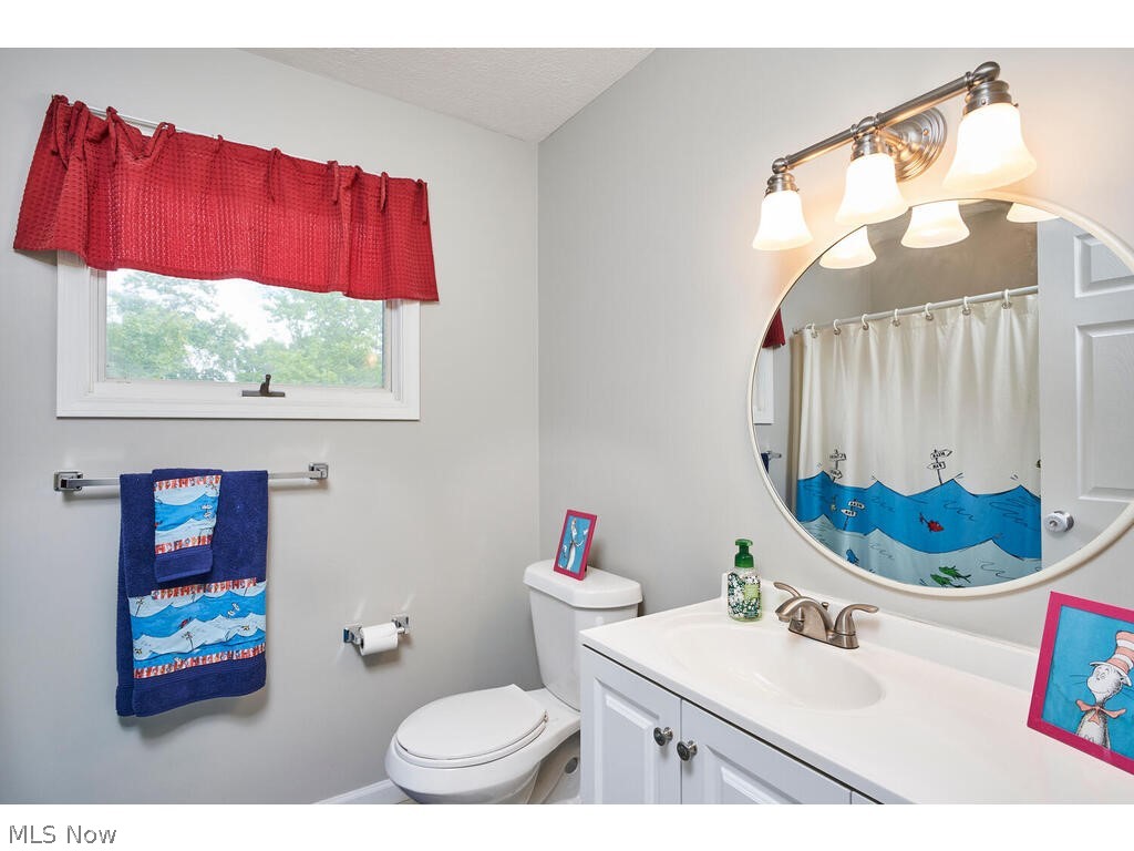 1213 South Hametown Road Akron, OH 44321 - Photo 20 of 27 full bath in upstairs hallway